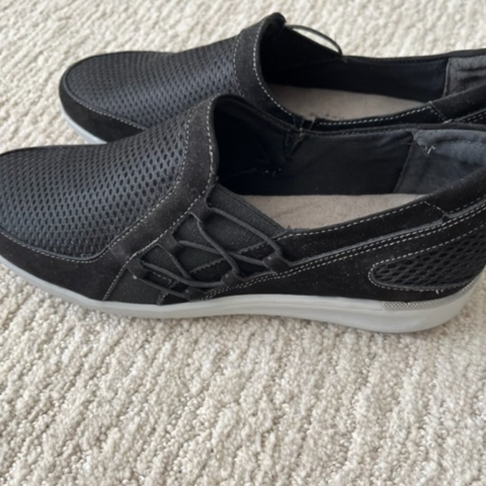 Black leather Walking Cradles shoes women size 8 NWOT slip on sneaker style